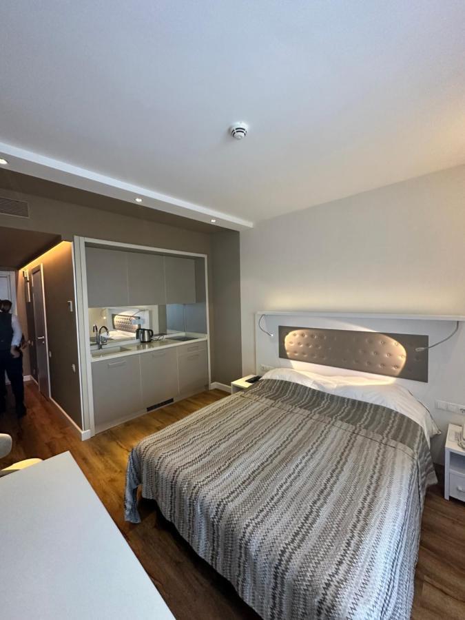 Alliance Palace Aparthotel By Marriott Batoumi Extérieur photo