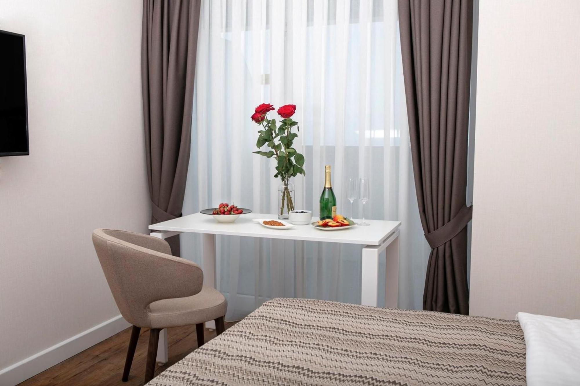 Alliance Palace Aparthotel By Marriott Batoumi Extérieur photo