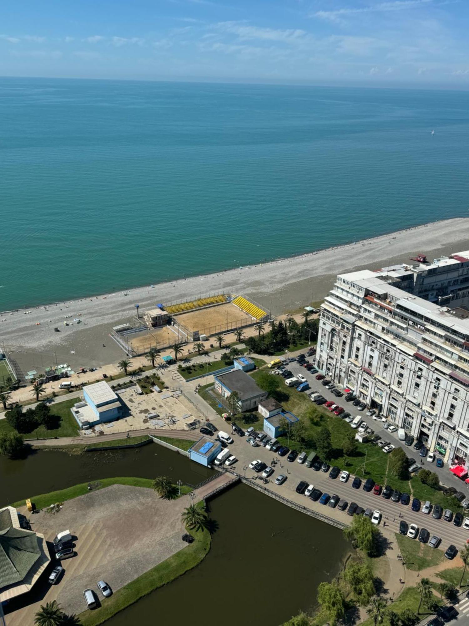Alliance Palace Aparthotel By Marriott Batoumi Extérieur photo